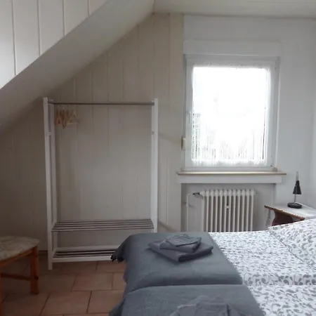 Em Halve Hus Privatunterkunft *